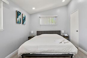 Beautiful 4BR Home Nr Disneyland