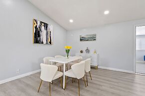 Beautiful 4BR Home Nr Disneyland