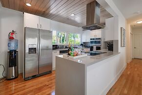 Amazing House With Pool Coral Gables