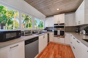 Amazing House With Pool Coral Gables