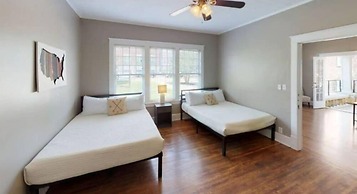 Large Group Downtown Rental - Westend