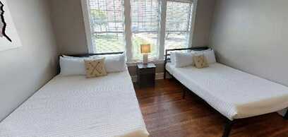 Large Group Downtown Rental - Westend