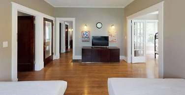 Large Group Downtown Rental - Westend