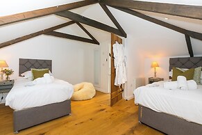 Carines Barns - Wesley Barn