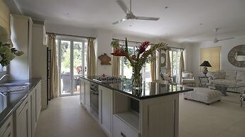Les Jolies Eaux Villa - Chateau Elysium