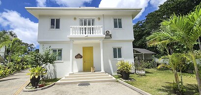 Les Jolies Eaux Villa - Chateau Elysium