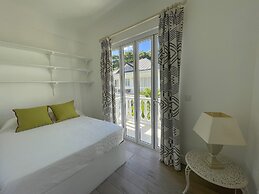 Les Jolies Eaux Villa - Chateau Elysium