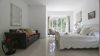 Les Jolies Eaux Villa - Chateau Elysium