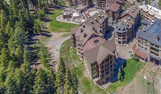 VIP Ski-In Ski-Out Northstar Ski Trails by Sierra Getaways