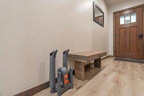 VIP Ski-In Ski-Out Northstar Ski Trails by Sierra Getaways