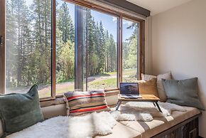 VIP Ski-In Ski-Out Northstar Ski Trails by Sierra Getaways