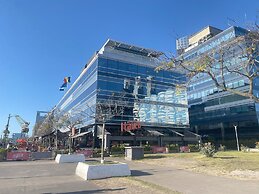 Puerto Madero frente al Hotel Hilton Piso 16 Vista a la Ciudad