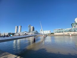 Puerto Madero frente al Hotel Hilton Piso 16 Vista a la Ciudad