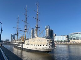 Puerto Madero frente al Hotel Hilton Piso 16 Vista a la Ciudad