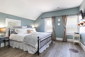 Rocklyn Inn Bed & Breakfast