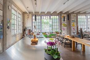 Design Loft With Private Parking