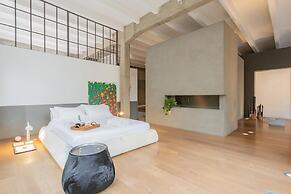 Design Loft With Private Parking