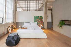Design Loft With Private Parking