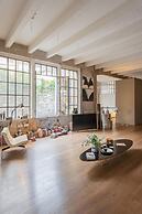 Design Loft With Private Parking