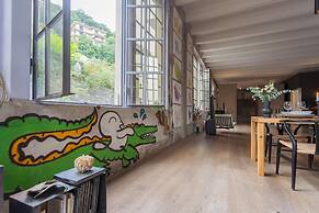 Design Loft With Private Parking