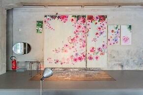 Design Loft With Private Parking