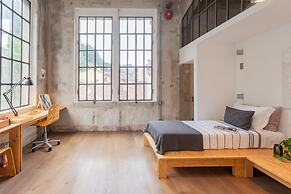 Design Loft With Private Parking