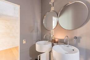 Design Loft With Private Parking