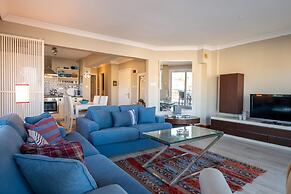 Flat w Sea View Balcony 3 min to Cesme Marina