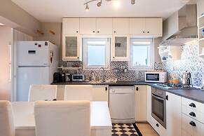 Flat w Sea View Balcony 3 min to Cesme Marina