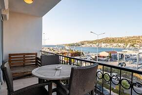 Flat w Sea View Balcony 3 min to Cesme Marina