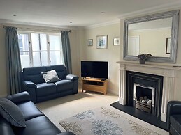 3 Strawberry Close