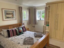 3 Strawberry Close
