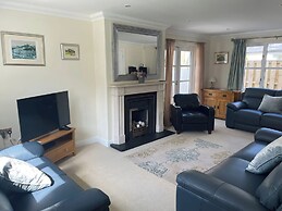 3 Strawberry Close