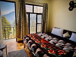 Goroomgo Kaafal Homestay Mussoorie