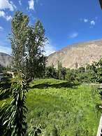 Hotel Golden Eyes & Restaurant