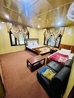 Hotel Golden Eyes & Restaurant