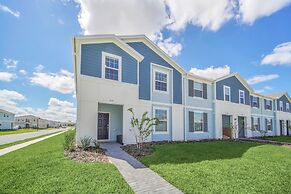 Poolside Delight. Whimsical Themed Rooms and Ps5!