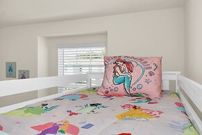 Poolside Delight. Whimsical Themed Rooms and Ps5!