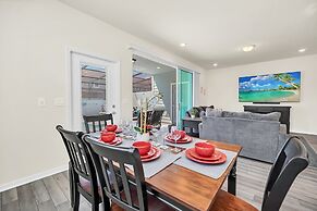 Poolside Delight. Whimsical Themed Rooms and Ps5!