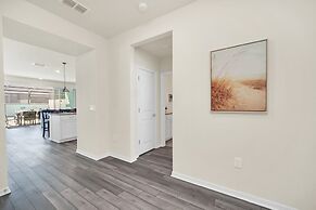 Poolside Delight. Whimsical Themed Rooms and Ps5!