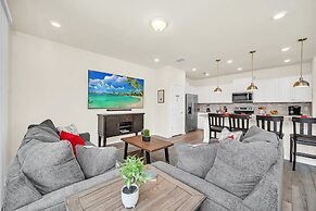 Poolside Delight. Whimsical Themed Rooms and Ps5!