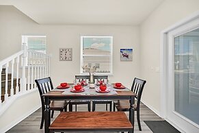 Poolside Delight. Whimsical Themed Rooms and Ps5!