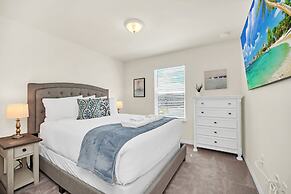 Poolside Delight. Whimsical Themed Rooms and Ps5!