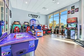 Poolside Delight. Whimsical Themed Rooms and Ps5!