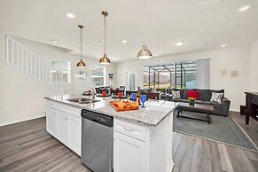 Poolside Delight. Whimsical Themed Rooms and Ps5!