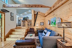 High Altitude Haven 3 Bedroom Home by RedAwning