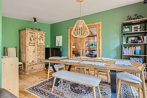 High Altitude Haven 3 Bedroom Home by RedAwning