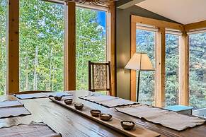 High Altitude Haven 3 Bedroom Home by RedAwning