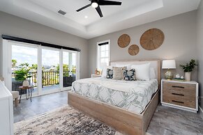 611 Estero Blvd 5 Bedroom Home by RedAwning