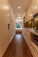 Golden Sun Apartment & Hotel